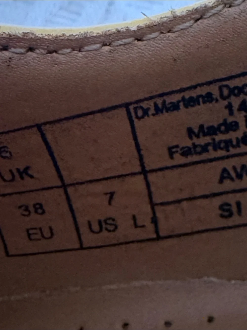 Dr. Martens 1461 Yellow Patent Leather Oxford loafer lace up shoe. Size 7